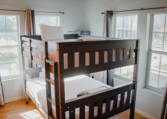 Wanderstay Houston Hostel